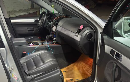 Volkswagen Touareg III, 2007 год, 999 999 рублей, 10 фотография