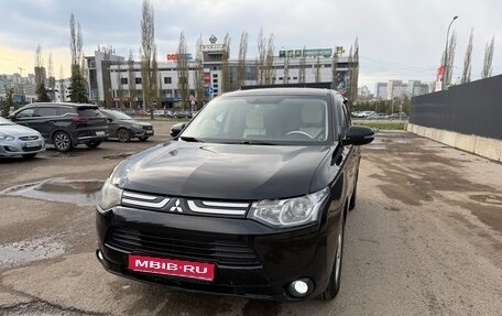 Mitsubishi Outlander III рестайлинг 3, 2013 год, 1 450 000 рублей, 1 фотография