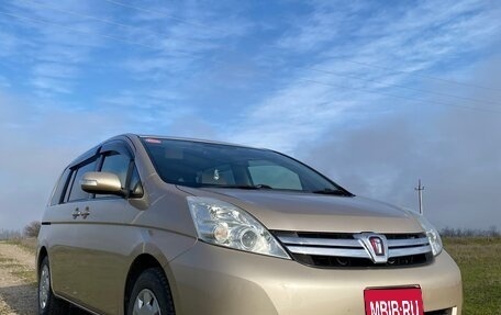 Toyota ISis I, 2012 год, 1 390 000 рублей, 1 фотография