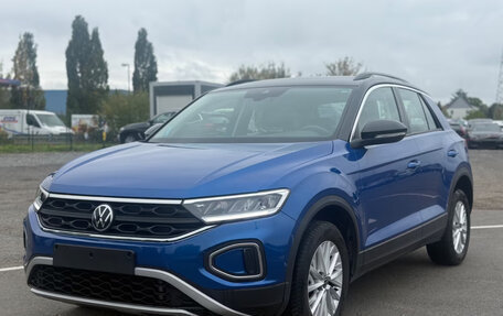 Volkswagen T-Roc I, 2023 год, 2 311 061 рублей, 1 фотография