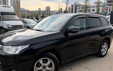 Mitsubishi Outlander III рестайлинг 3, 2013 год, 1 450 000 рублей, 6 фотография