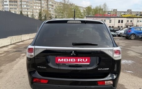 Mitsubishi Outlander III рестайлинг 3, 2013 год, 1 450 000 рублей, 11 фотография