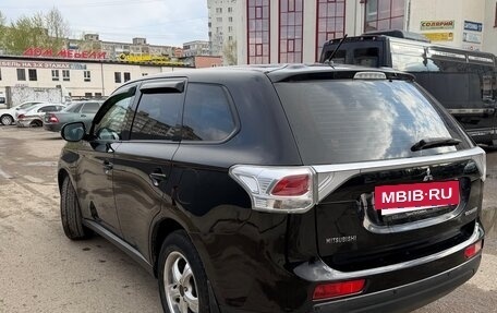 Mitsubishi Outlander III рестайлинг 3, 2013 год, 1 450 000 рублей, 10 фотография