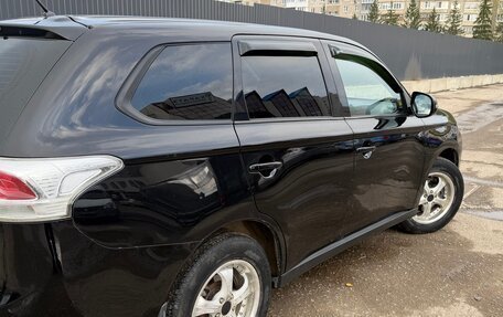 Mitsubishi Outlander III рестайлинг 3, 2013 год, 1 450 000 рублей, 12 фотография