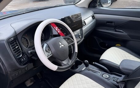 Mitsubishi Outlander III рестайлинг 3, 2013 год, 1 450 000 рублей, 13 фотография