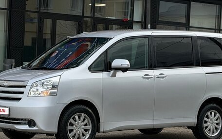Toyota Noah III, 2009 год, 1 075 000 рублей, 2 фотография