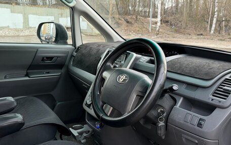 Toyota Noah III, 2009 год, 1 075 000 рублей, 11 фотография