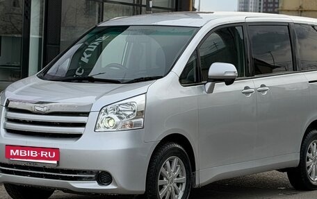 Toyota Noah III, 2009 год, 1 075 000 рублей, 3 фотография