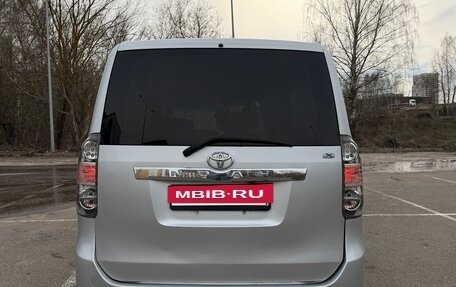 Toyota Noah III, 2009 год, 1 075 000 рублей, 17 фотография