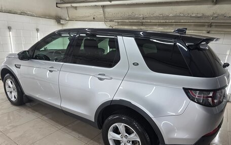 Land Rover Discovery Sport I рестайлинг, 2018 год, 2 800 000 рублей, 3 фотография