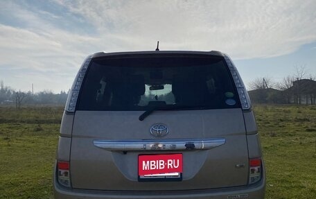 Toyota ISis I, 2012 год, 1 390 000 рублей, 5 фотография