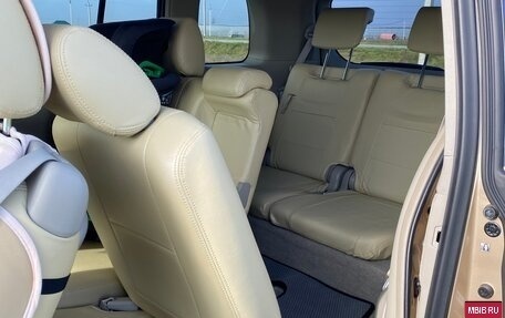 Toyota ISis I, 2012 год, 1 390 000 рублей, 15 фотография