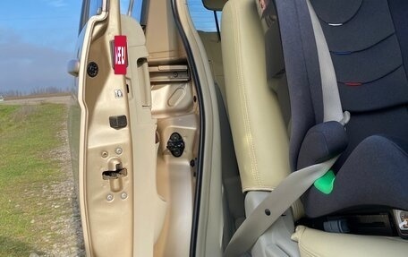 Toyota ISis I, 2012 год, 1 390 000 рублей, 26 фотография