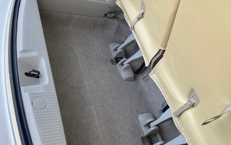 Toyota ISis I, 2012 год, 1 390 000 рублей, 34 фотография