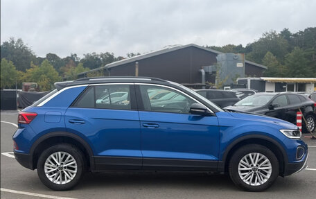 Volkswagen T-Roc I, 2023 год, 2 311 061 рублей, 4 фотография