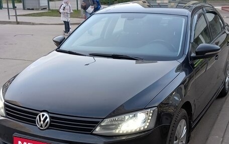 Volkswagen Jetta VI, 2012 год, 935 000 рублей, 1 фотография