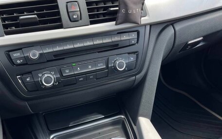 BMW 3 серия, 2013 год, 1 550 000 рублей, 14 фотография