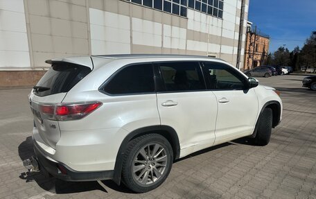 Toyota Highlander III, 2013 год, 2 100 000 рублей, 4 фотография