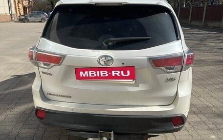 Toyota Highlander III, 2013 год, 2 100 000 рублей, 3 фотография