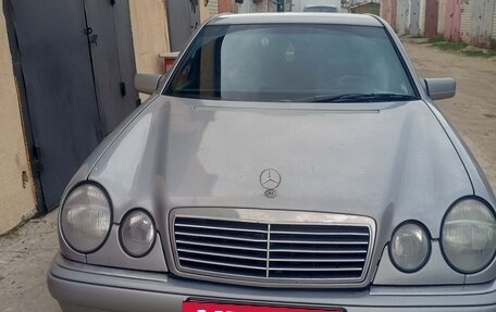 Mercedes-Benz E-Класс, 1998 год, 480 000 рублей, 3 фотография