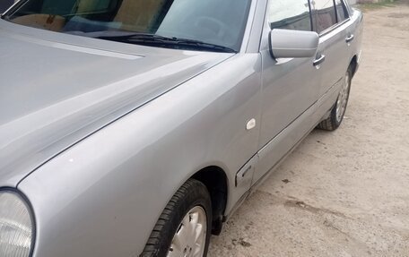 Mercedes-Benz E-Класс, 1998 год, 480 000 рублей, 7 фотография