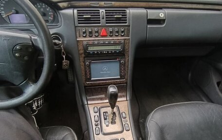 Mercedes-Benz E-Класс, 2000 год, 550 000 рублей, 11 фотография