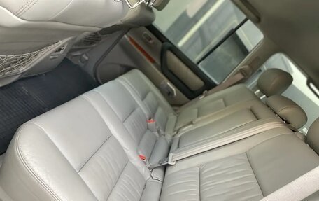 Toyota Land Cruiser 100 рестайлинг 2, 2004 год, 2 600 000 рублей, 4 фотография