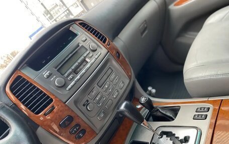 Toyota Land Cruiser 100 рестайлинг 2, 2004 год, 2 600 000 рублей, 3 фотография