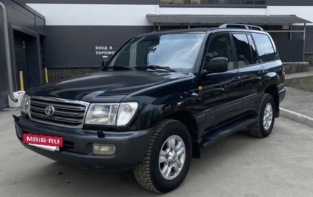 Toyota Land Cruiser 100 рестайлинг 2, 2004 год, 2 600 000 рублей, 2 фотография