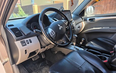 Mitsubishi Pajero Sport II рестайлинг, 2013 год, 2 100 000 рублей, 5 фотография