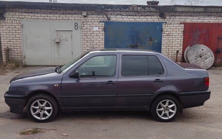 Volkswagen Vento, 1995 год, 3 фотография
