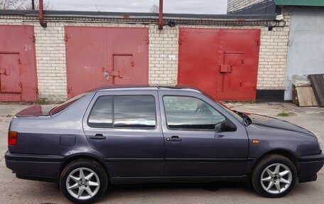 Volkswagen Vento, 1995 год, 7 фотография