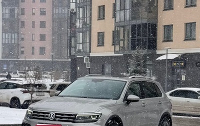 Volkswagen Tiguan II, 2018 год, 3 300 000 рублей, 1 фотография