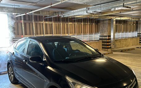 Hyundai Solaris II рестайлинг, 2015 год, 1 500 000 рублей, 2 фотография