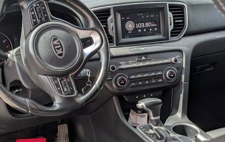 KIA Sportage IV рестайлинг, 2018 год, 2 140 000 рублей, 8 фотография