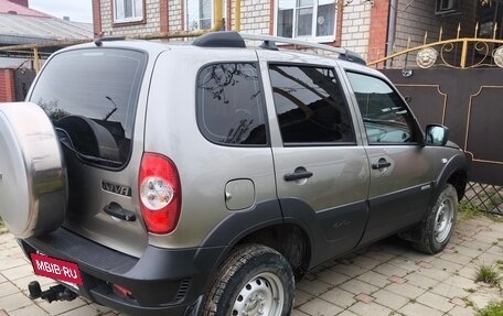 Chevrolet Niva I рестайлинг, 2016 год, 999 000 рублей, 3 фотография
