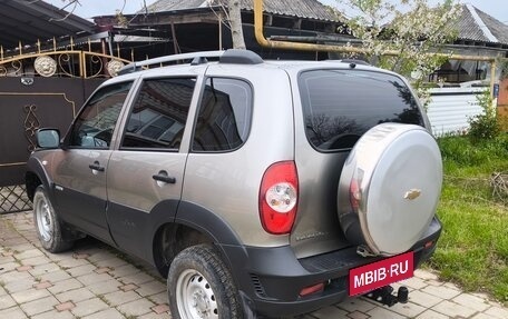 Chevrolet Niva I рестайлинг, 2016 год, 999 000 рублей, 2 фотография