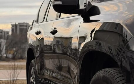 Toyota Land Cruiser Prado 150 рестайлинг 2, 2022 год, 9 300 000 рублей, 3 фотография