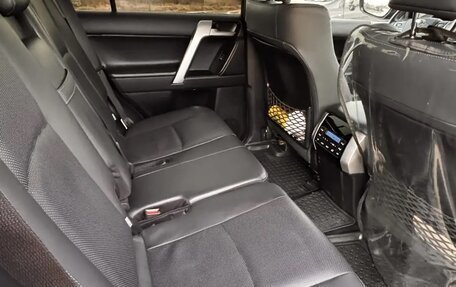 Toyota Land Cruiser Prado 150 рестайлинг 2, 2022 год, 9 300 000 рублей, 7 фотография