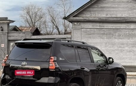 Toyota Land Cruiser Prado 150 рестайлинг 2, 2022 год, 9 300 000 рублей, 4 фотография