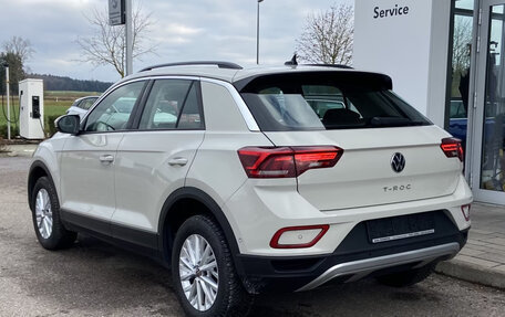 Volkswagen T-Roc I, 2024 год, 3 238 283 рублей, 4 фотография