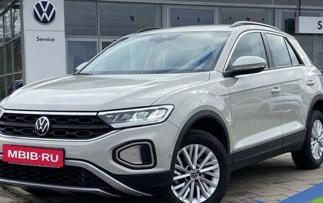 Volkswagen T-Roc I, 2024 год, 3 238 283 рублей, 2 фотография