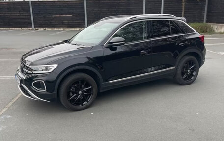 Volkswagen T-Roc I, 2024 год, 3 692 644 рублей, 1 фотография