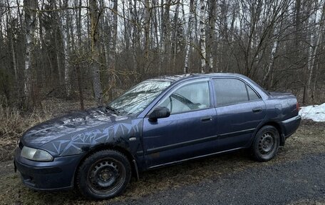 Mitsubishi Carisma I, 2001 год, 154 000 рублей, 1 фотография