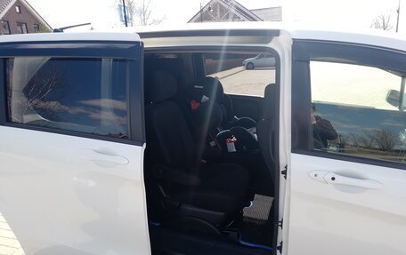 Honda Freed I, 2012 год, 1 200 000 рублей, 5 фотография