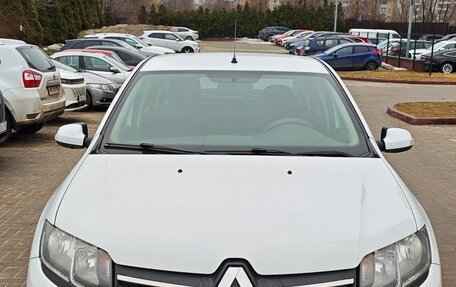 Renault Logan II, 2017 год, 847 000 рублей, 2 фотография