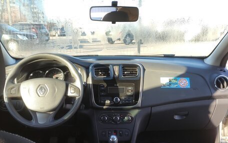 Renault Logan II, 2017 год, 847 000 рублей, 9 фотография