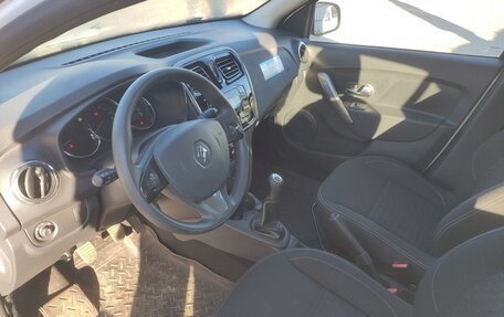 Renault Logan II, 2017 год, 847 000 рублей, 7 фотография