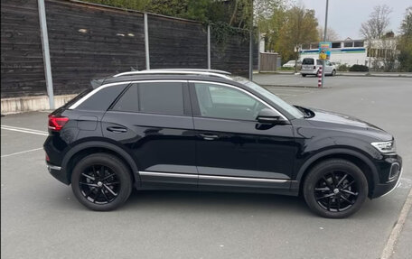 Volkswagen T-Roc I, 2024 год, 3 692 644 рублей, 5 фотография