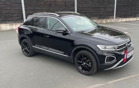 Volkswagen T-Roc I, 2024 год, 3 692 644 рублей, 4 фотография